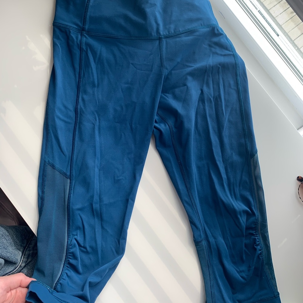 Blue lulu lemon crop leggings. High waisted